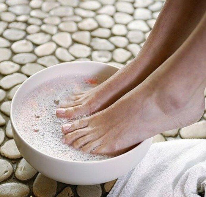 Foot bath for nail fungus