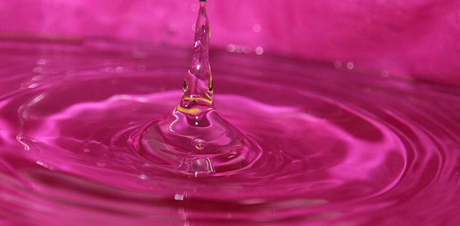 Potassium permanganate treats foot fungus