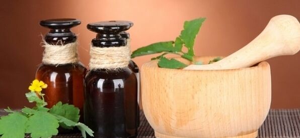 Celandine Oil Treats Onychomycosis