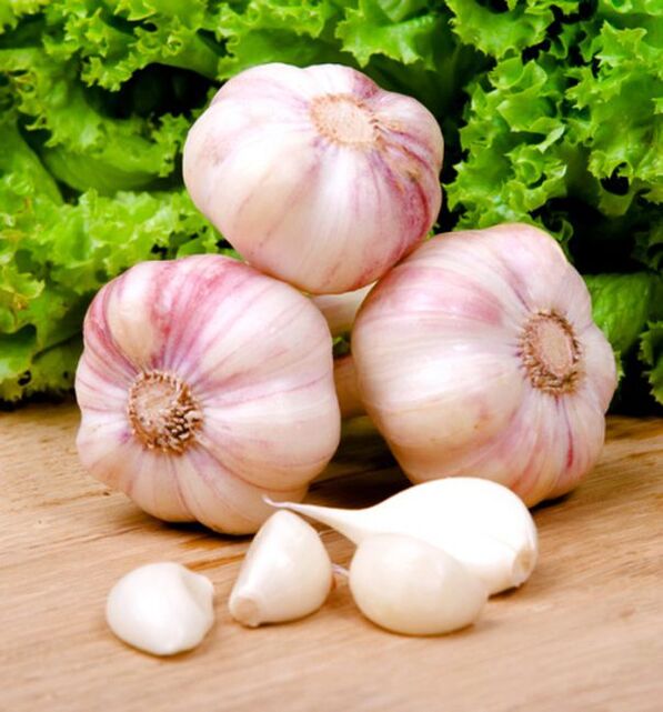 Garlic is effective against onychomycosis